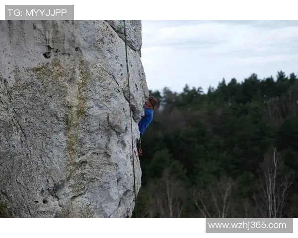 攀岩爱好者杨静分享个人独特攀岩技巧与心得体会