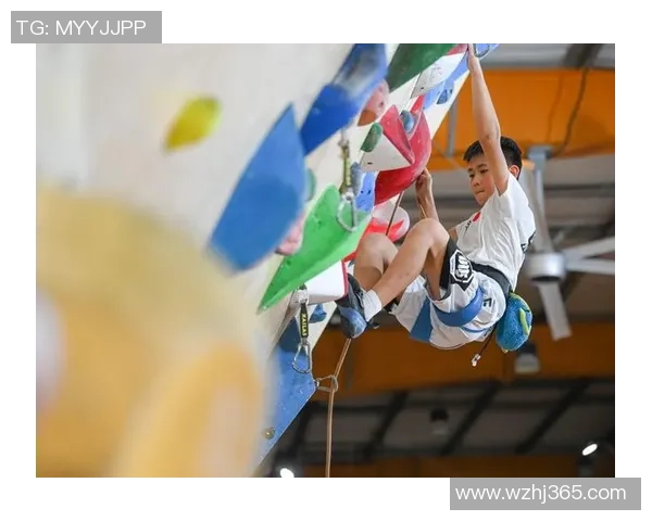 杭州攀岩队与西安攀岩队赛后复盘探讨团队协作的成功与不足